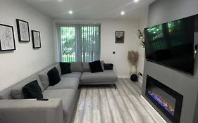 Luxury 1 Bedroom Apartment Bromley